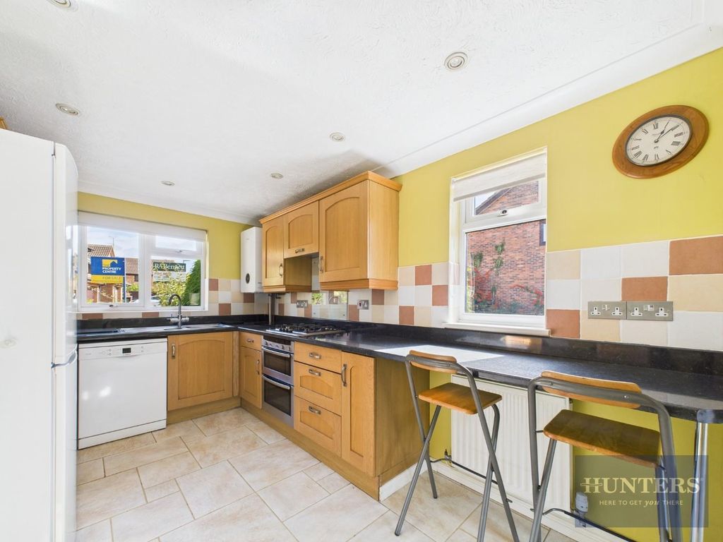 Property photo 3 of 20 Kitchen Area
