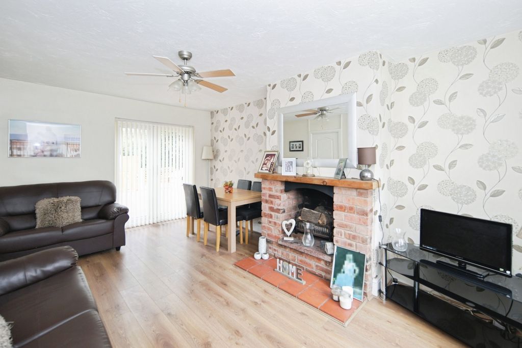 Property photo 2 of 17 Photo