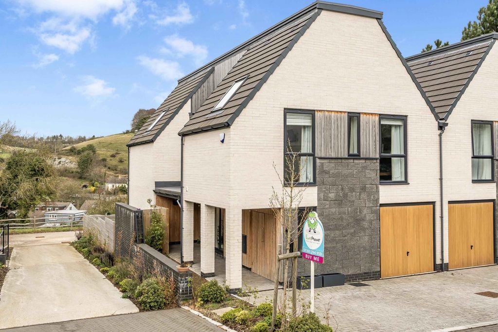 Property photo 1 of 22 Front Of Property