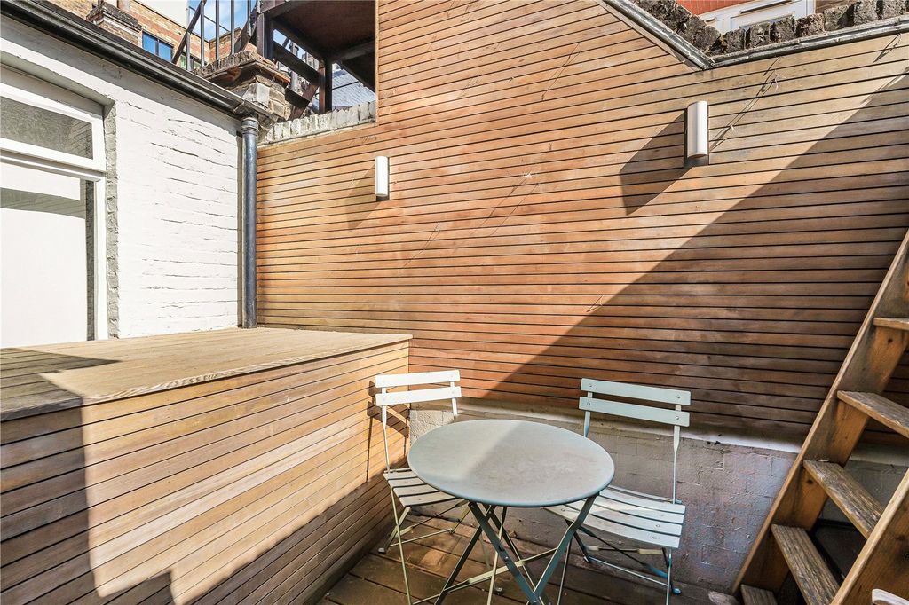 Property photo 3 of 21 Private Terrace