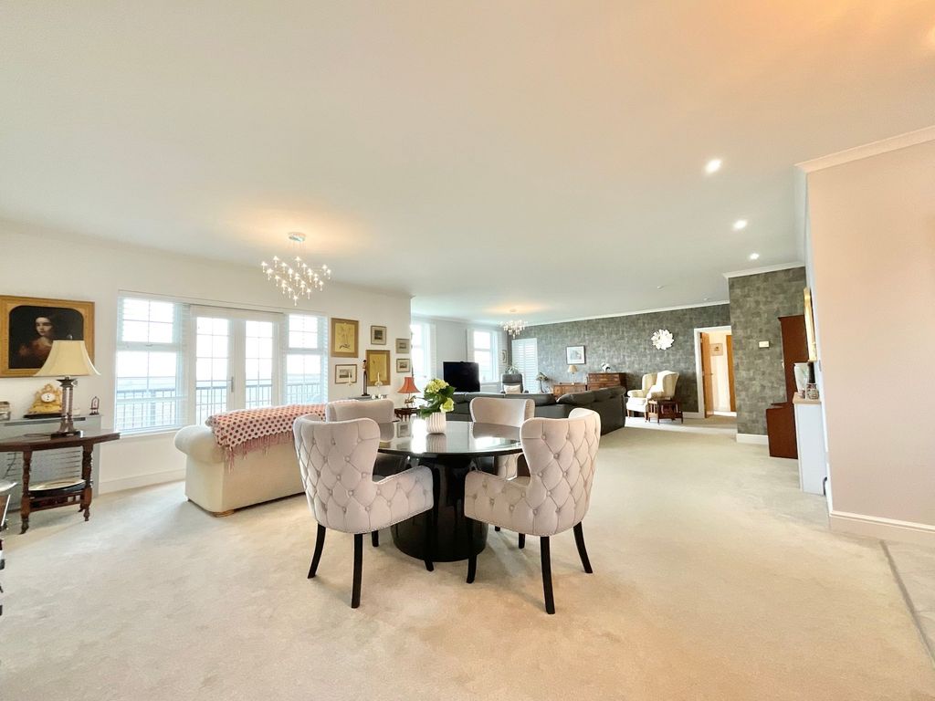 Property photo 3 of 26