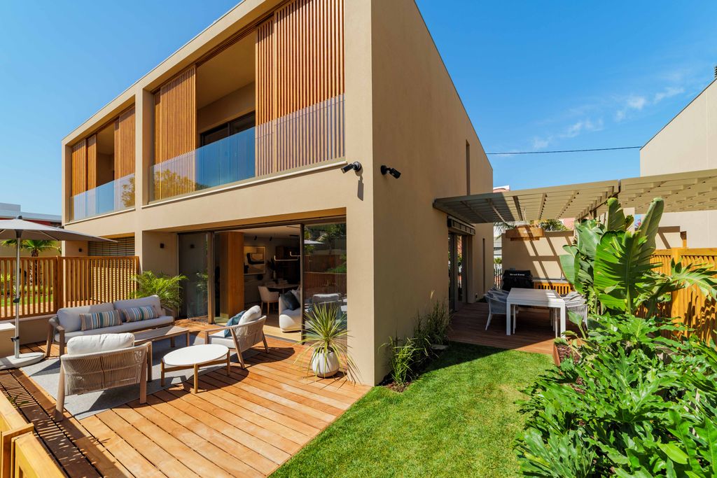 Property photo 1 of 52