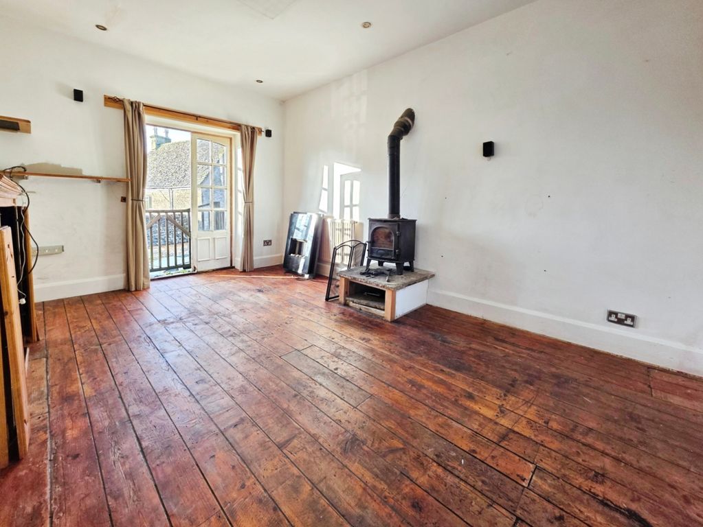 Property photo 2 of 9 Pbox-Img.Jpg