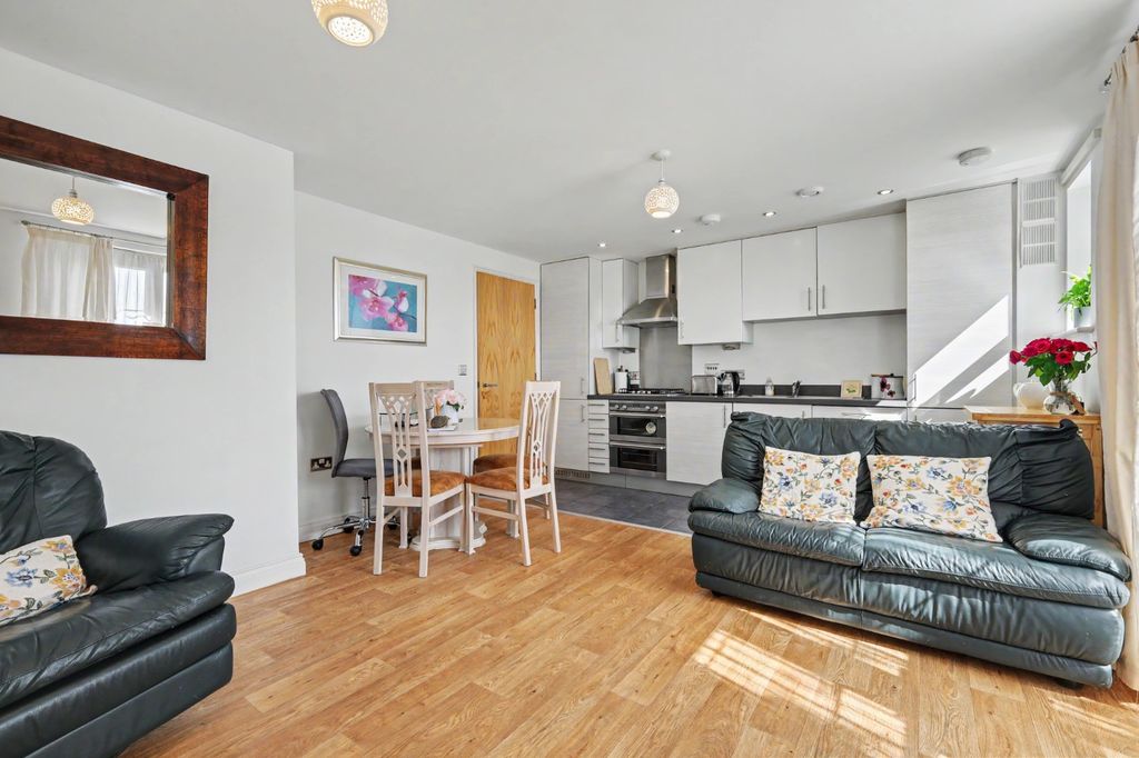 Property photo 3 of 10 5264176