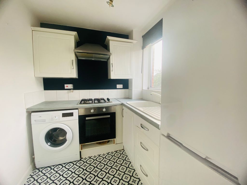 Property photo 2 of 5 Kitchen