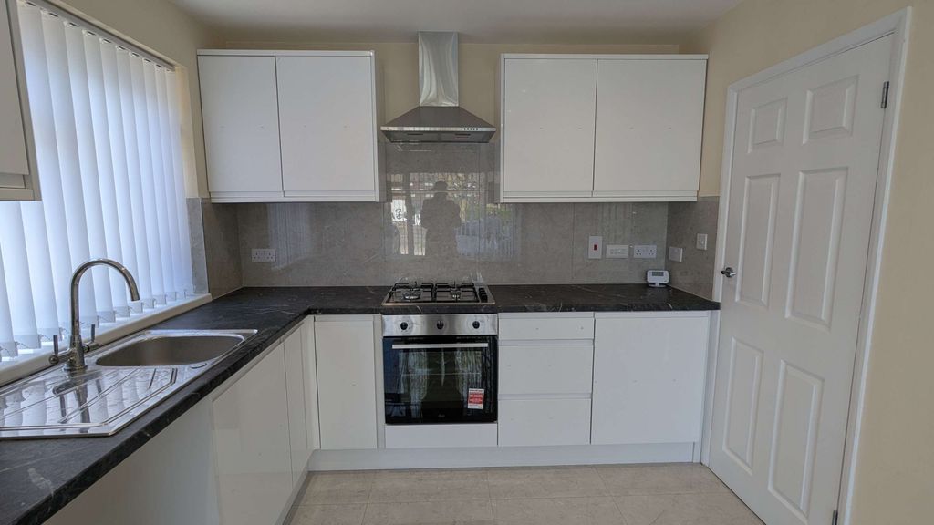 Property photo 2 of 16 Gallery