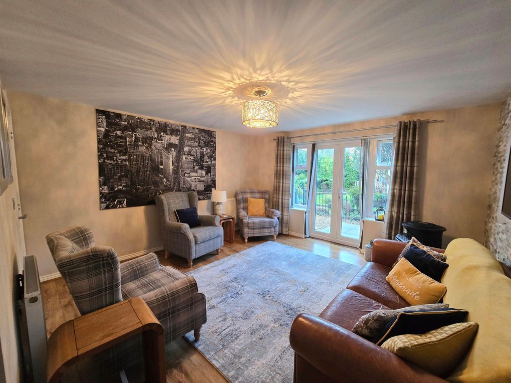 Property photo 3 of 40 Lounge