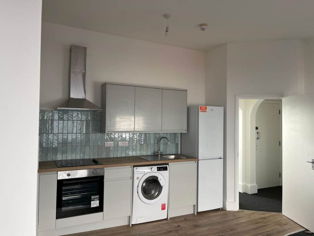 Property photo 1 of 14 Kitchen 1