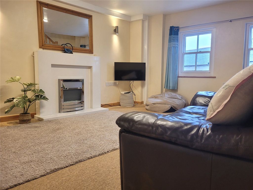 Property photo 3 of 22 Picture No. 05