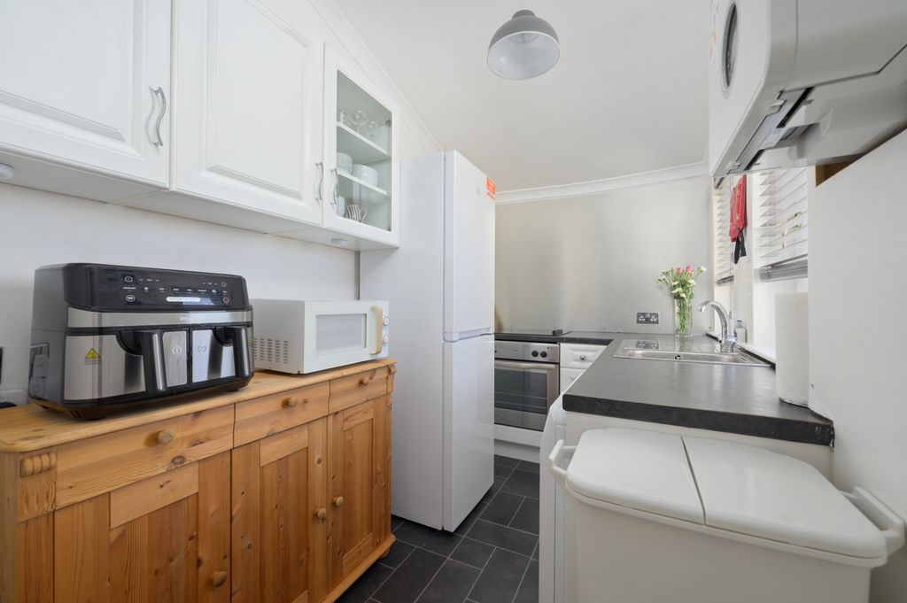 Additional image 7 of 2 bed flat for sale186 Main Street, Newmills KY12