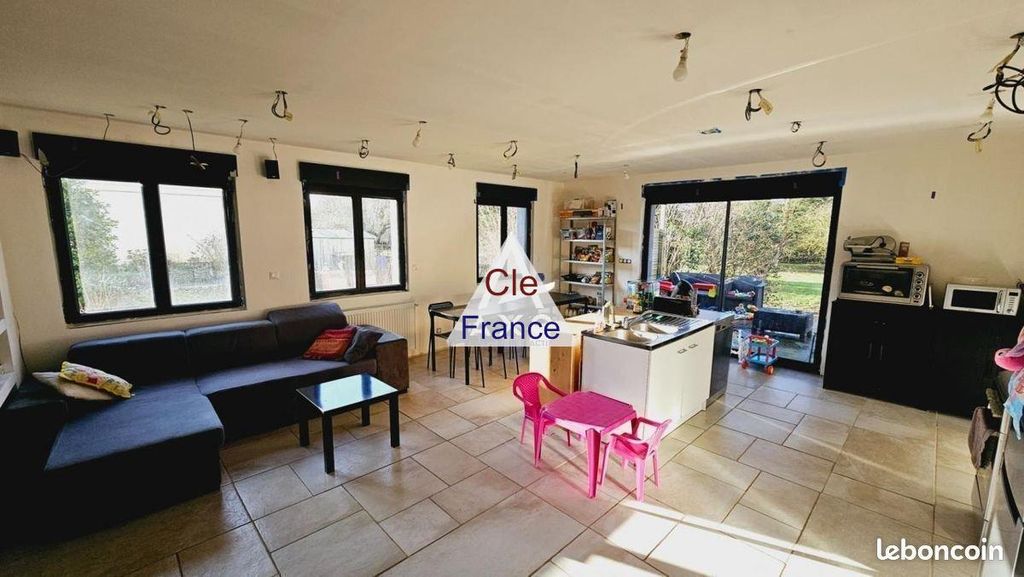 Property photo 3 of 12