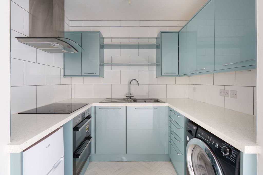 Property photo 3 of 9