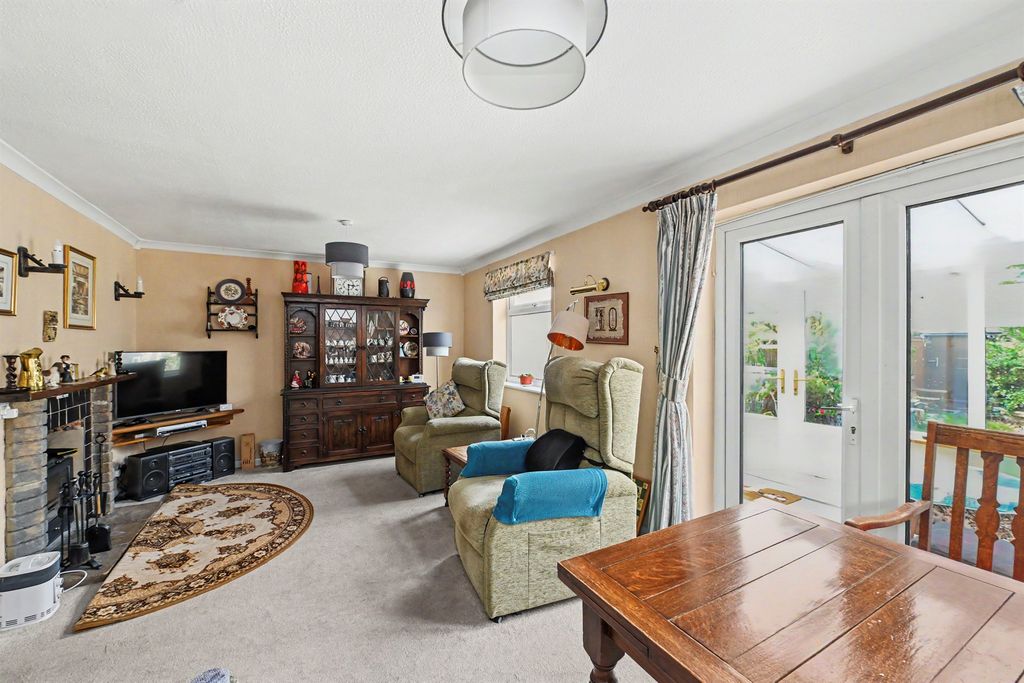 Property photo 2 of 19