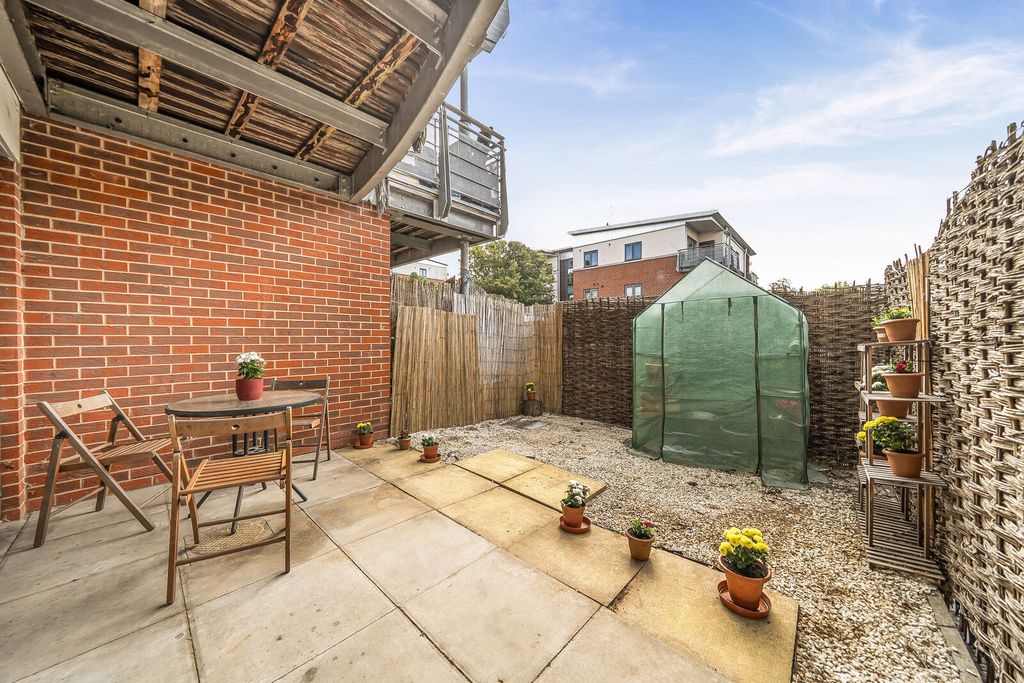 Property photo 3 of 12