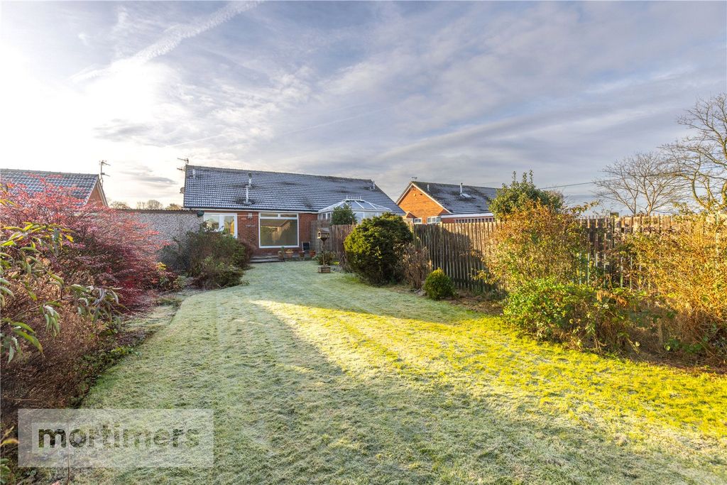 Property photo 3 of 18 Garden