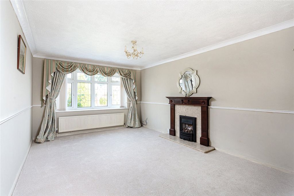Property photo 2 of 17 Photos