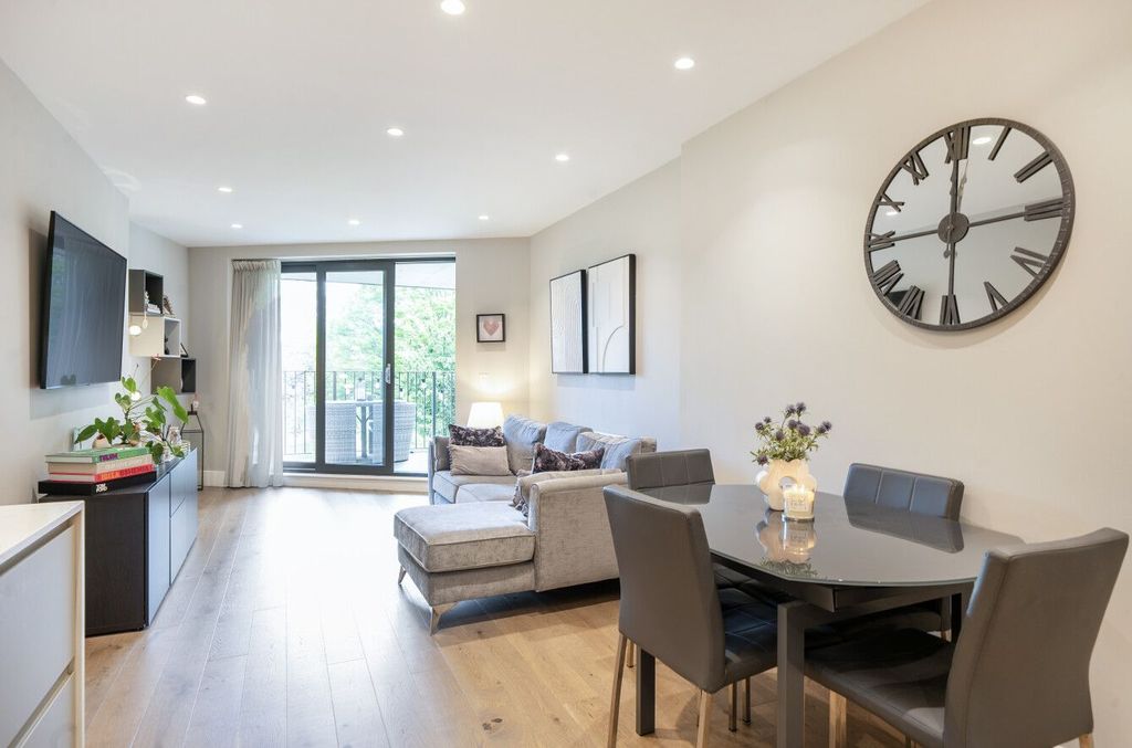 Property photo 3 of 16