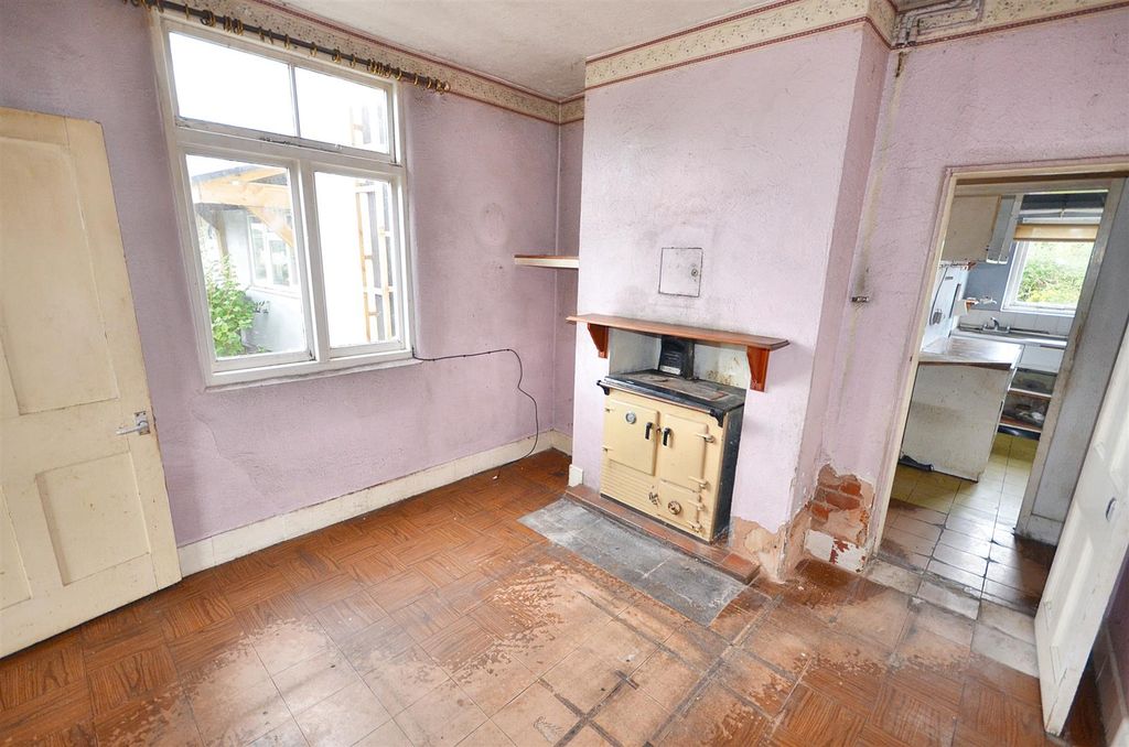 Property photo 2 of 9 Sitting Room