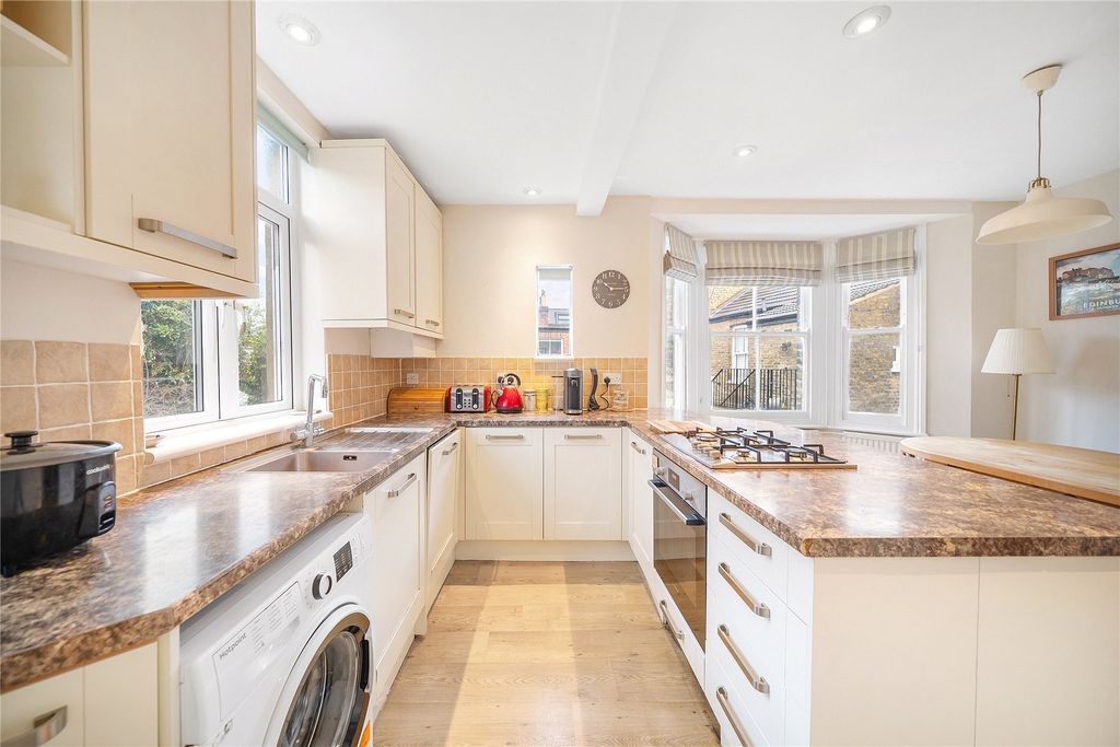 Property photo 2 of 8 Kitchen