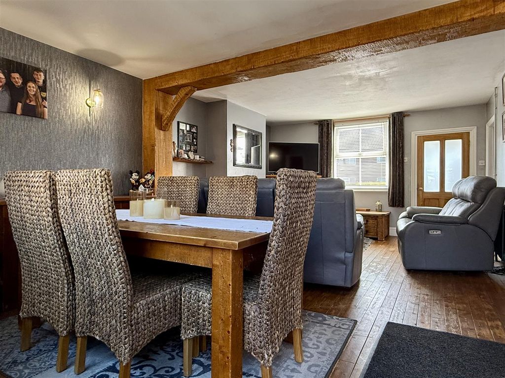 Property photo 3 of 33