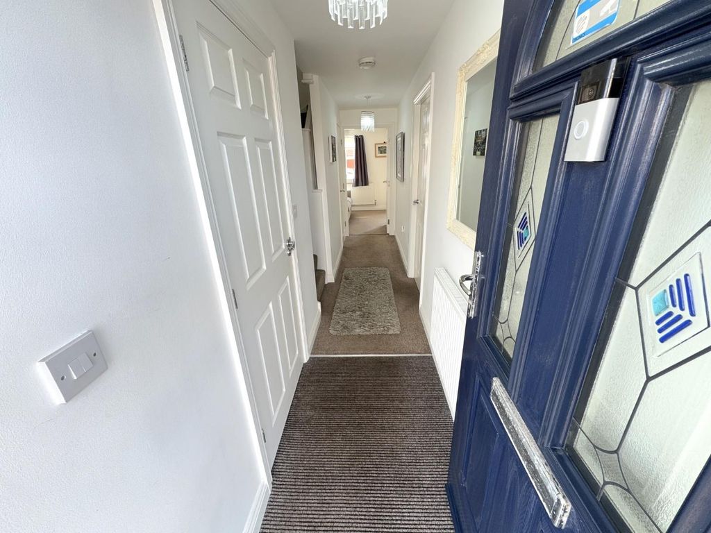 Property photo 3 of 27 Hall