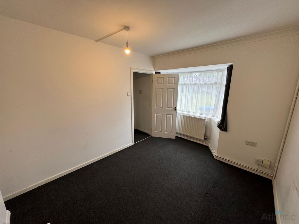 Property photo 3 of 11 Gallery