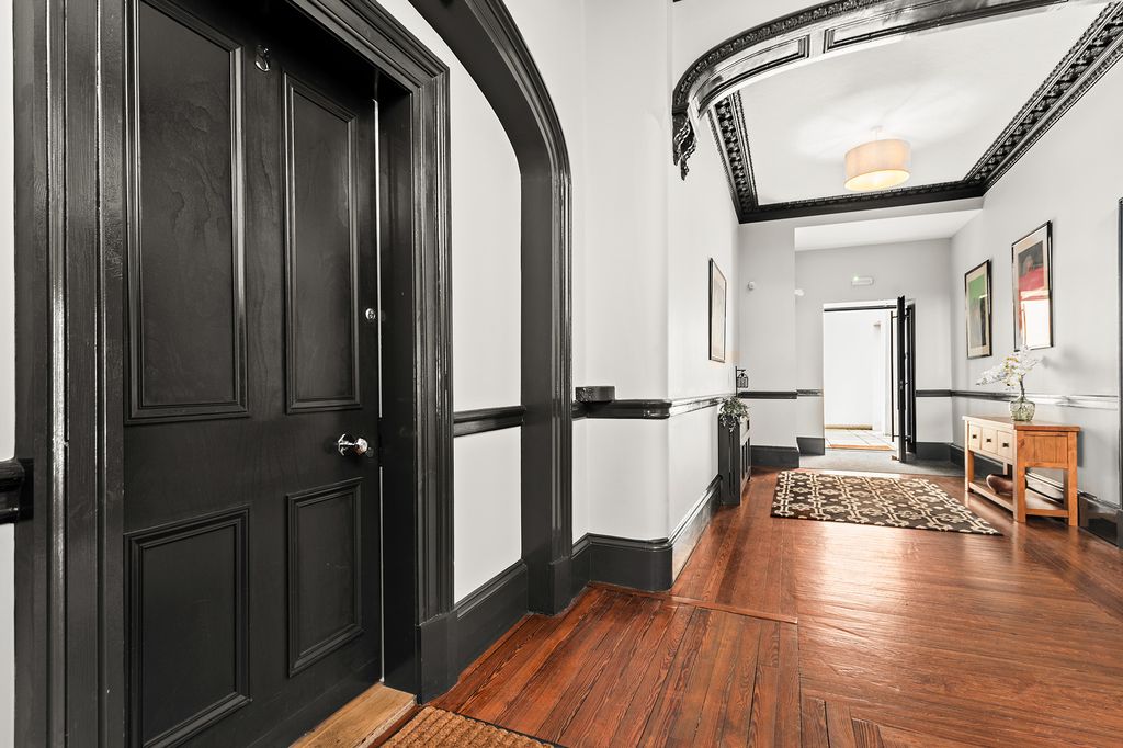 Property photo 3 of 44