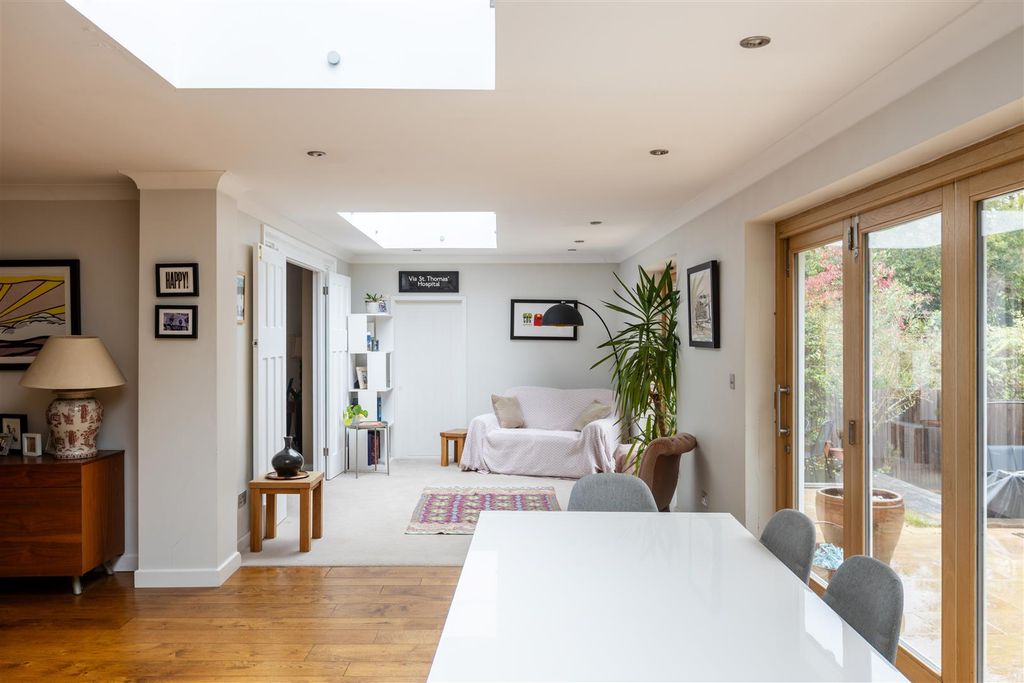 Additional image 7 of 5 bed detached house for saleHuntersfield Close, Reigate RH2