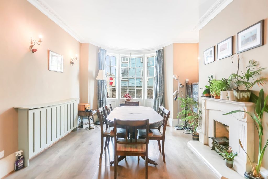 Property photo 3 of 21