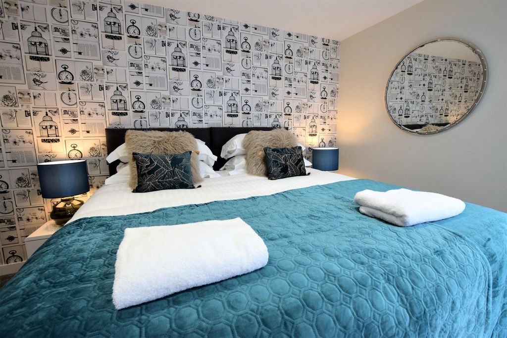 Property photo 1 of 13 Bedroom