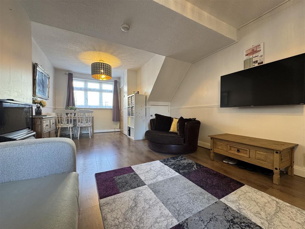 Property photo 3 of 21