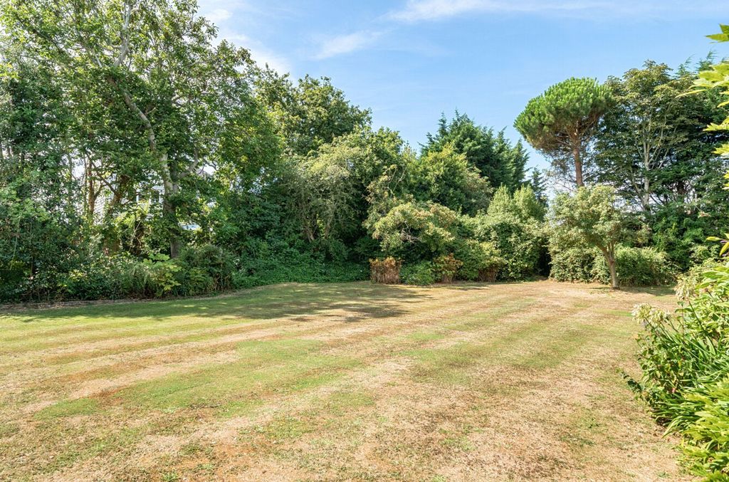 Property photo 2 of 36