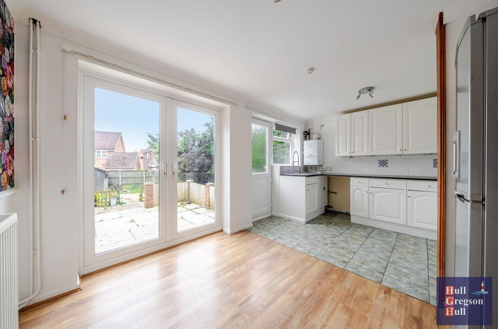 Property photo 3 of 22 968F79Bf-32Ff-49A8-B5E6-1Caca3B20Dbf.Jpg