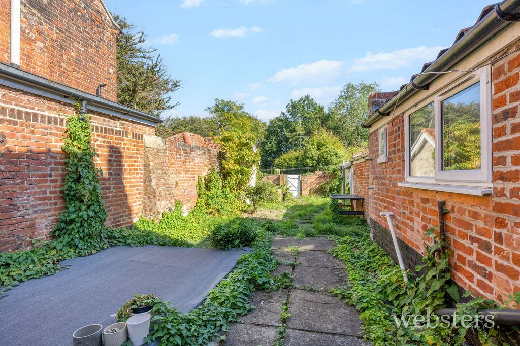 Property photo 3 of 14