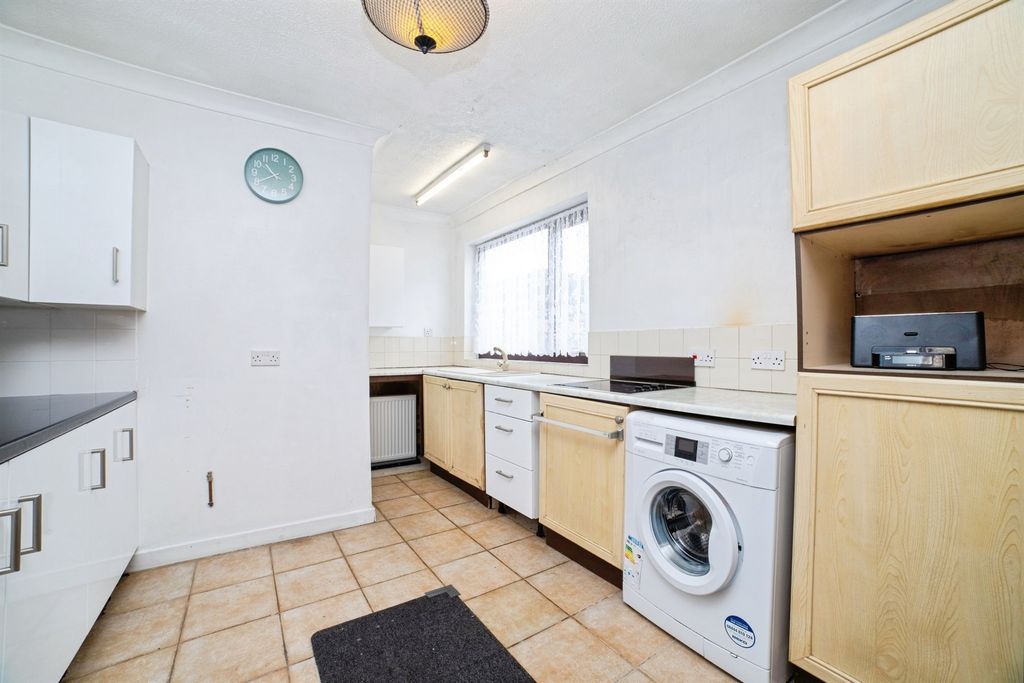 Property photo 3 of 17