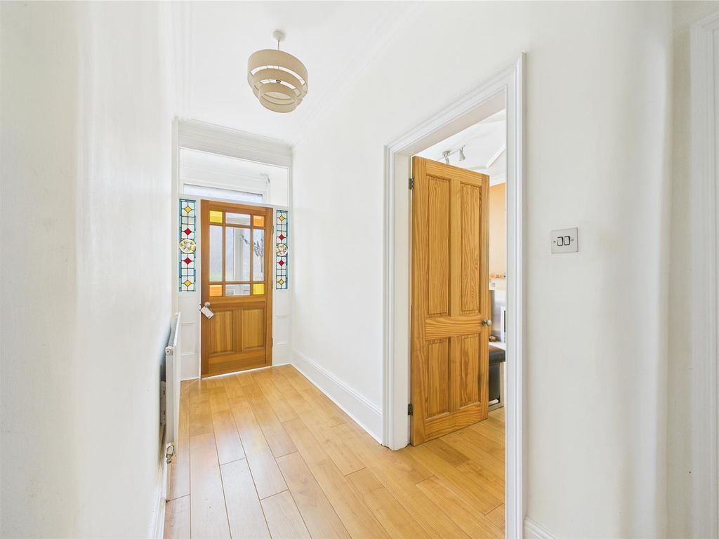 Property photo 3 of 39 Cam03844G0-Pr0288-Still026.Jpg
