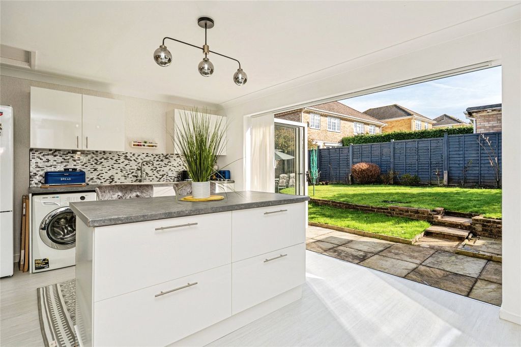 Property photo 1 of 17 Picture No. 24