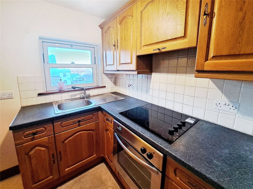 Property photo 2 of 7 Kitchen