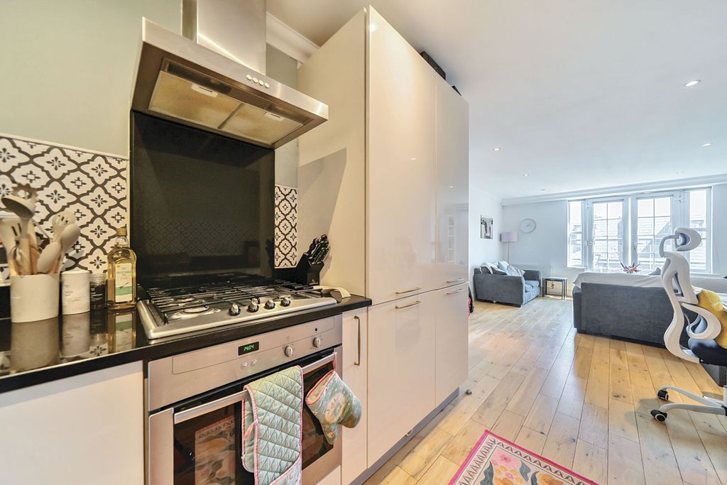 Property photo 3 of 14 Kitchen