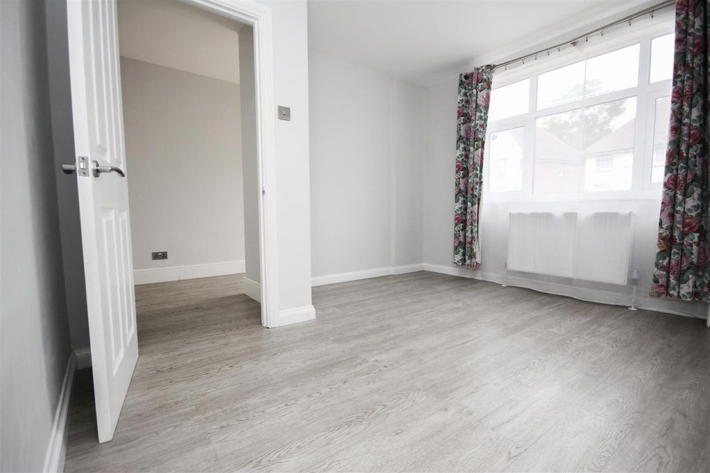 Property photo 3 of 8 Img_8442.Jpg