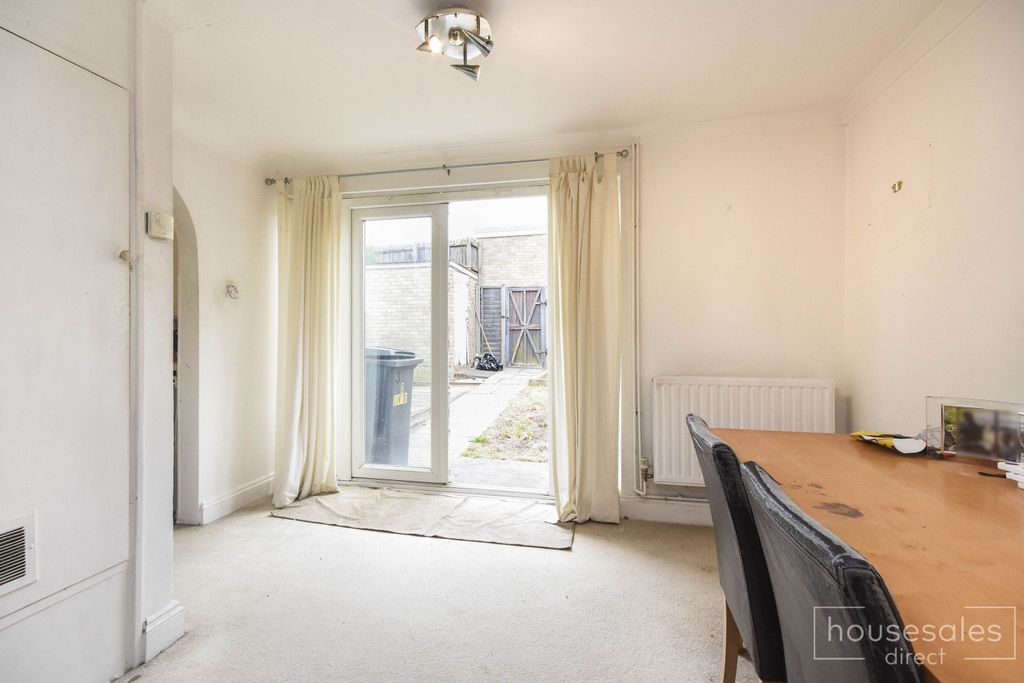 Property photo 3 of 10