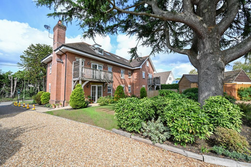 Property photo 1 of 9