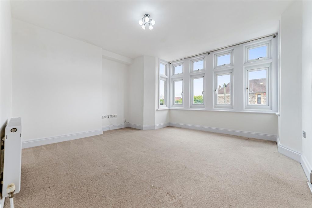 Property photo 2 of 10 Living Room