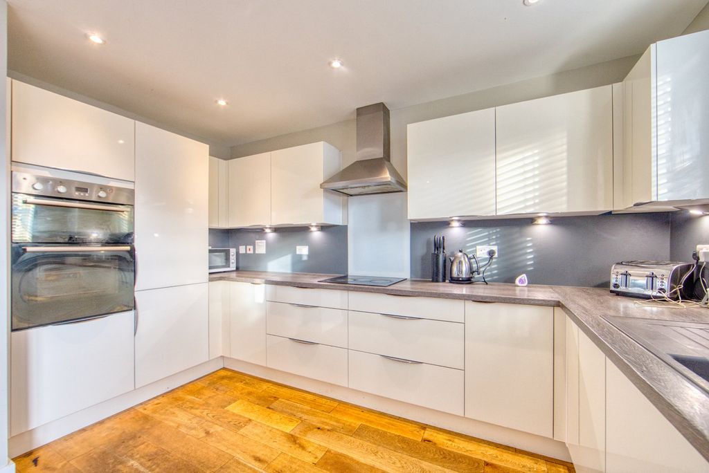 Property photo 3 of 13 Picture 3