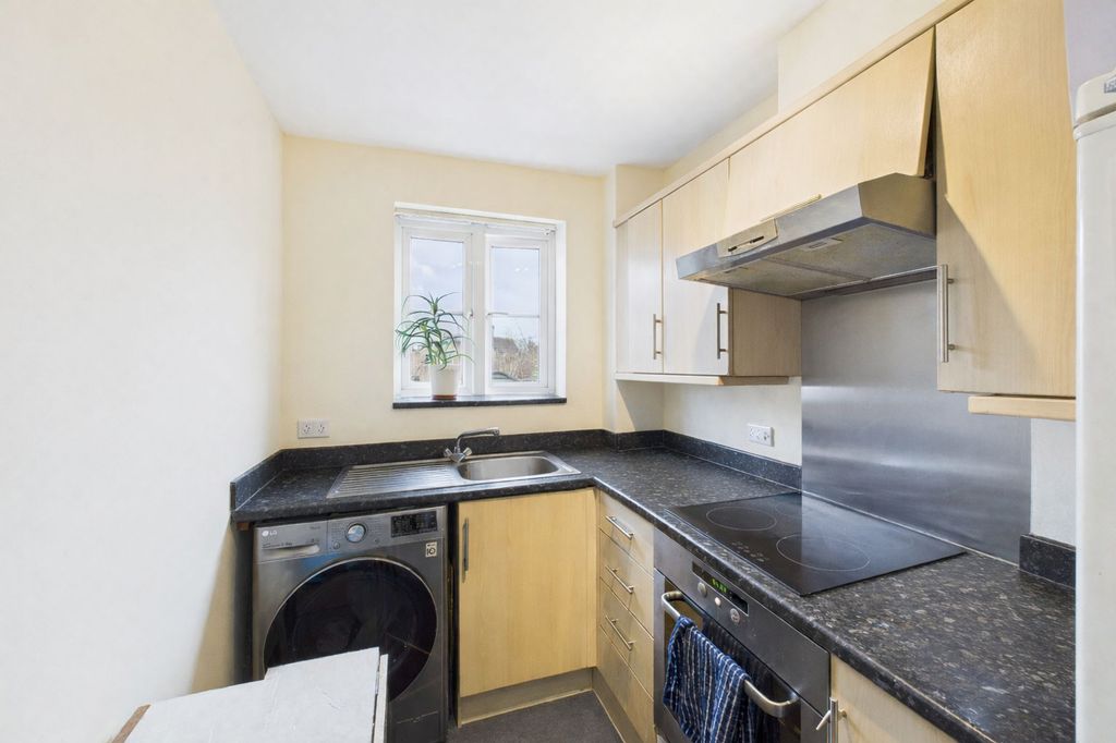 Property photo 3 of 14 Kitchen