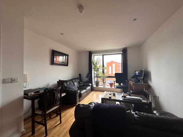 Property photo 2 of 7 Living Area