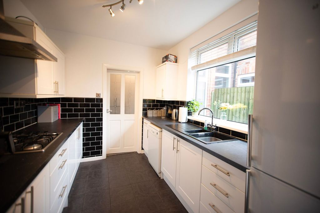 Property photo 2 of 22 Kitchen