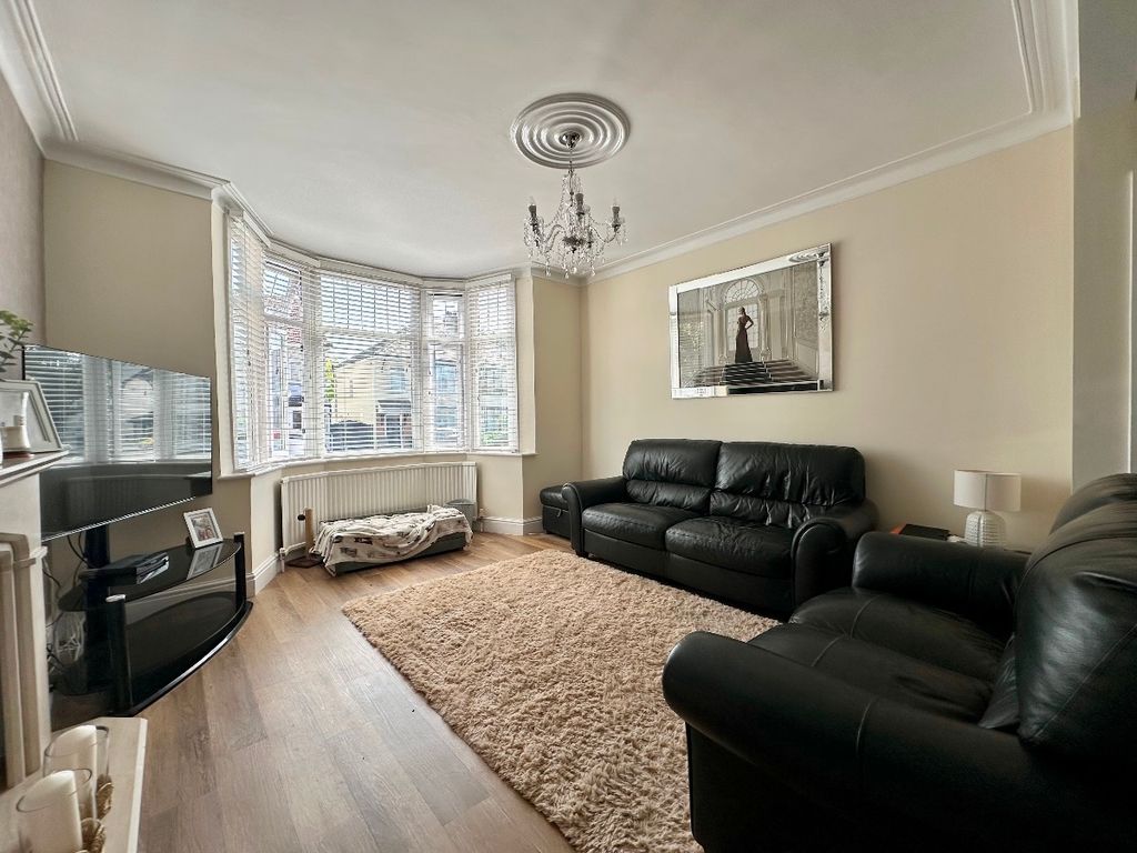 Property photo 2 of 27