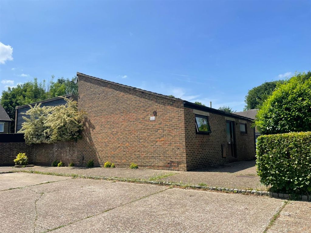 Property photo 1 of 9 Sunny Front Shot.Jpg