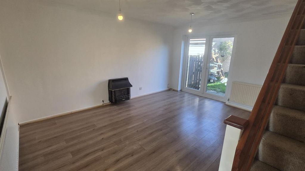 Property photo 3 of 13 58910.Jpg